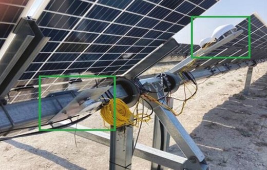 Experimental set-up employed for the measurement of spectral albedo. Two pyranometers are employed on the panel to measure the back and front solar irradiance.