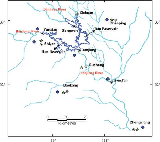 Distribution of seismic network in Danjiangkou Reservoir area. The permanent and mobile seismic stations are shown by solid circles and stars, respectively. Open circles show the locations of villages.