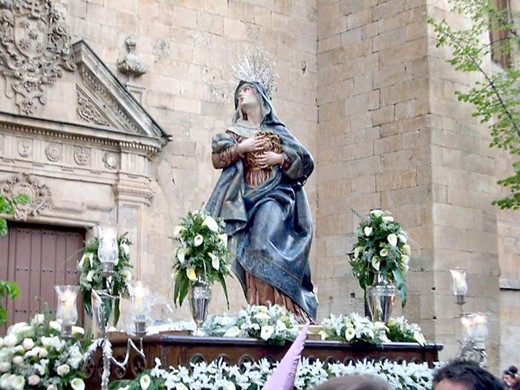  Holy Week Procession of the Sorrowing Virgin, Salamanca, Spain. Statue created in 1939 in baroque style by Inocencio Soriano Montagut.